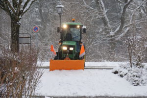 Rumfahrzeug auf Gehweg